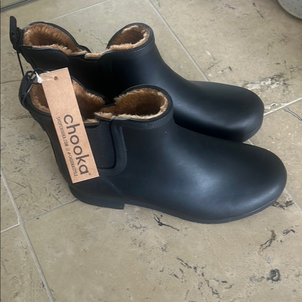 Chooka Black Ankle Boots with Faux Fur Lining